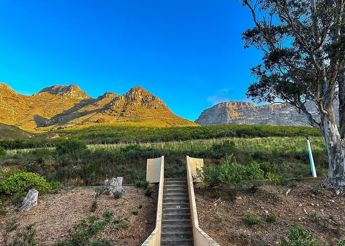 Table Mountain Retreat, Hike, Sea And City Views